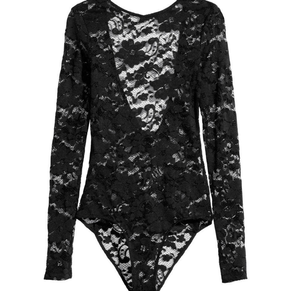 Divided lace bodysuit. Size M